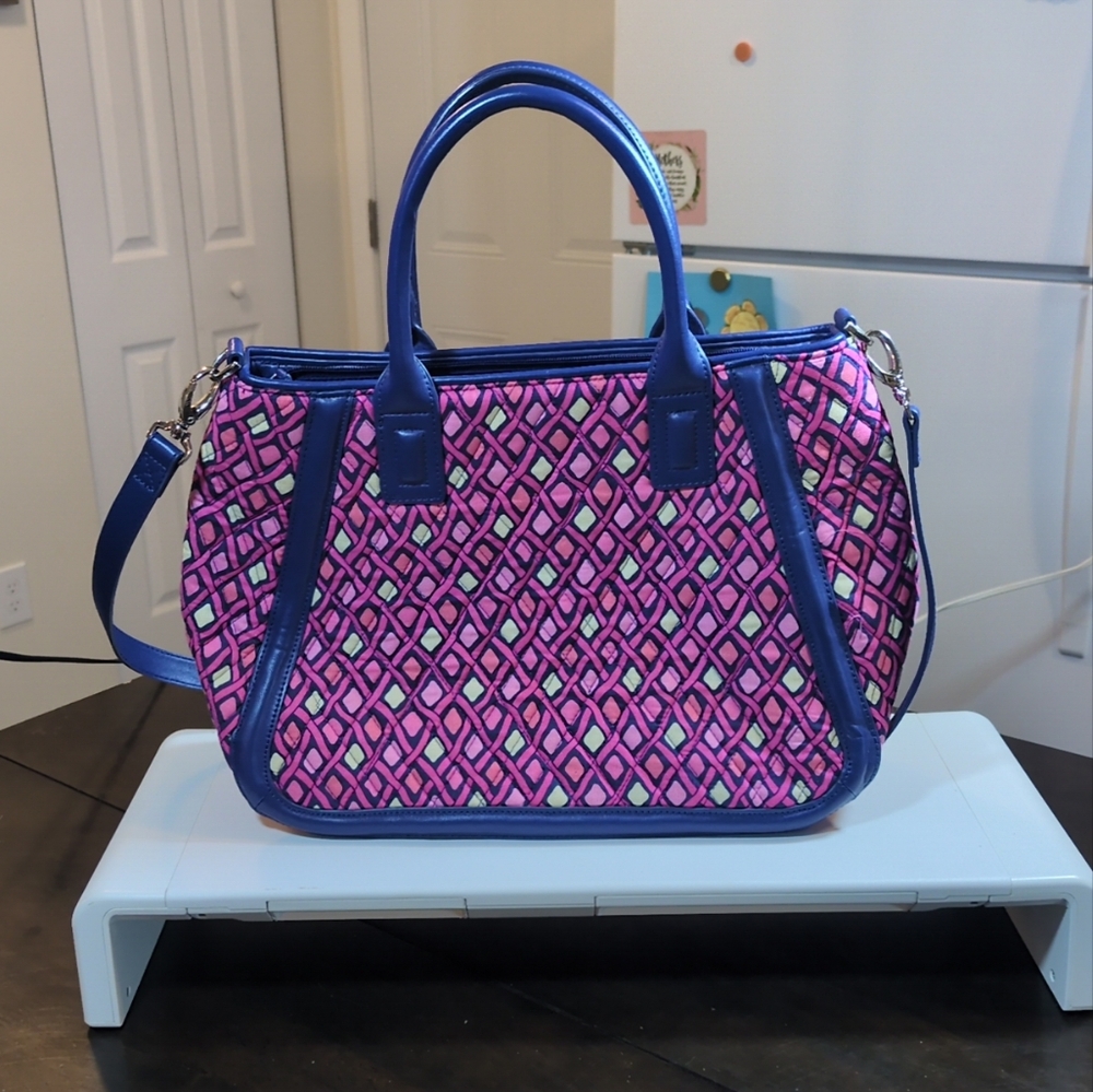 Vera Bradley Trimmed Trapeze Satchel Katalina Pink Diamonds Fresh Pre Loved - Picture 2 of 4